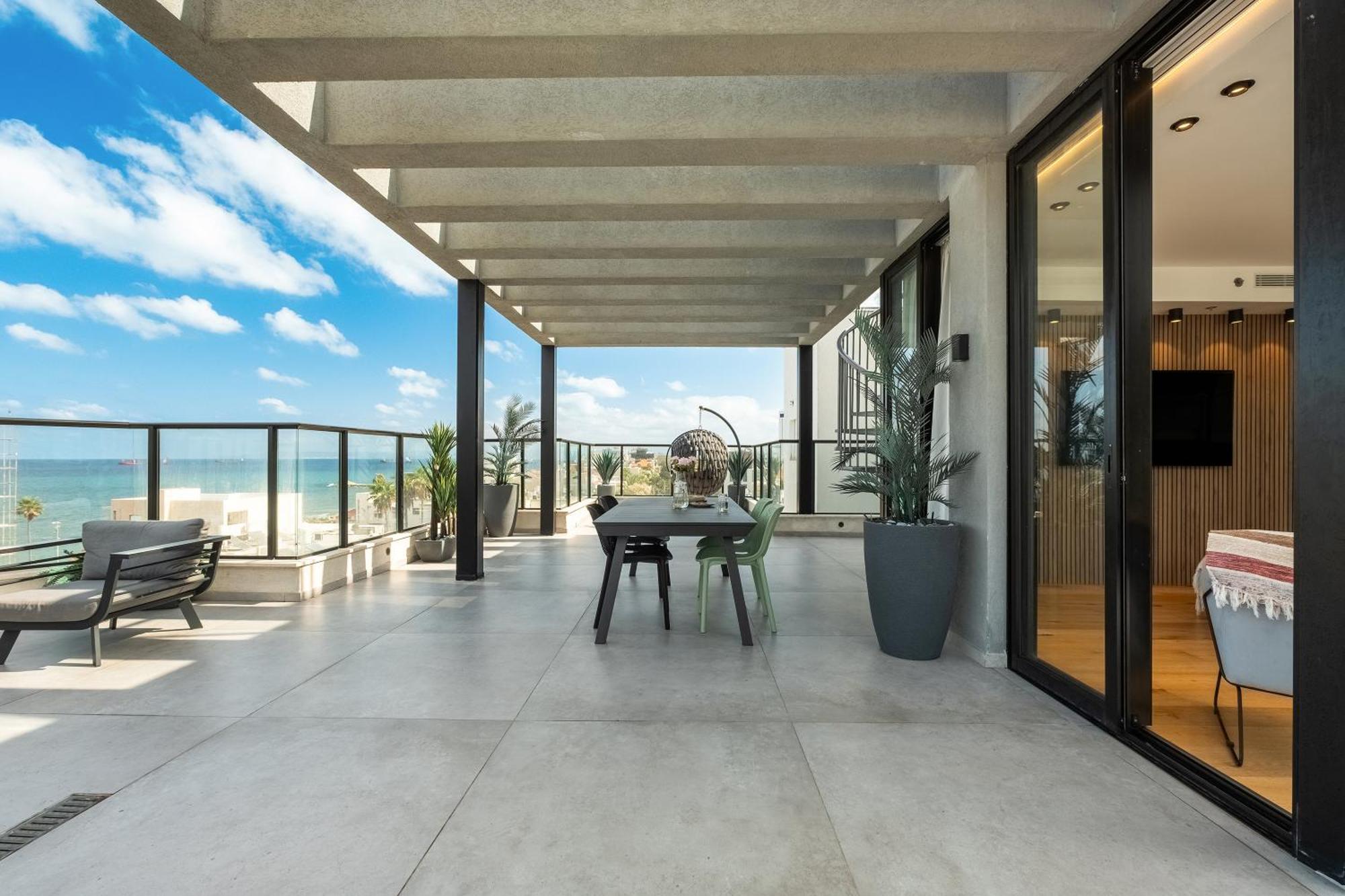Pool & Jacuzzi Seaview Penthouse By Sea N' Rent