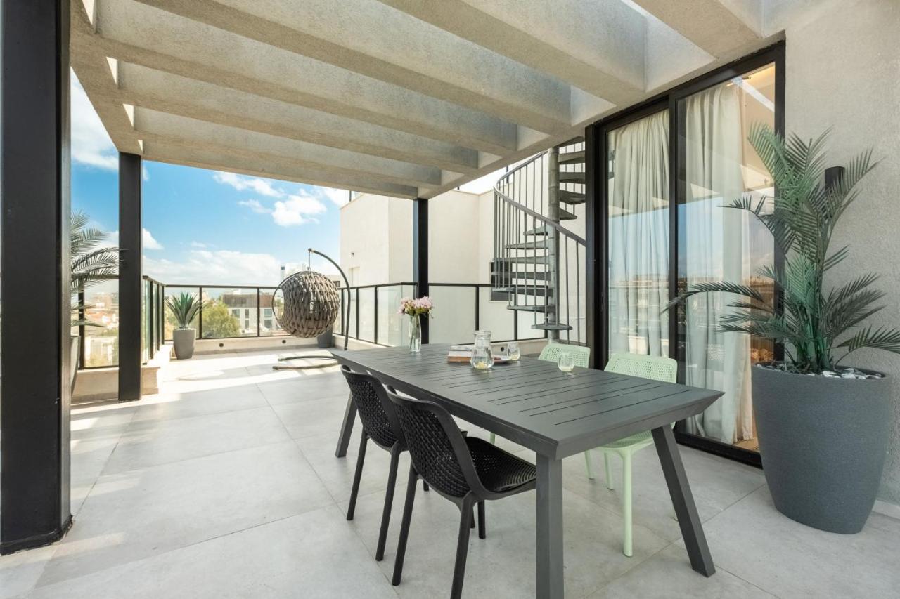 Pool & Jacuzzi Seaview Penthouse By Sea N' Rent