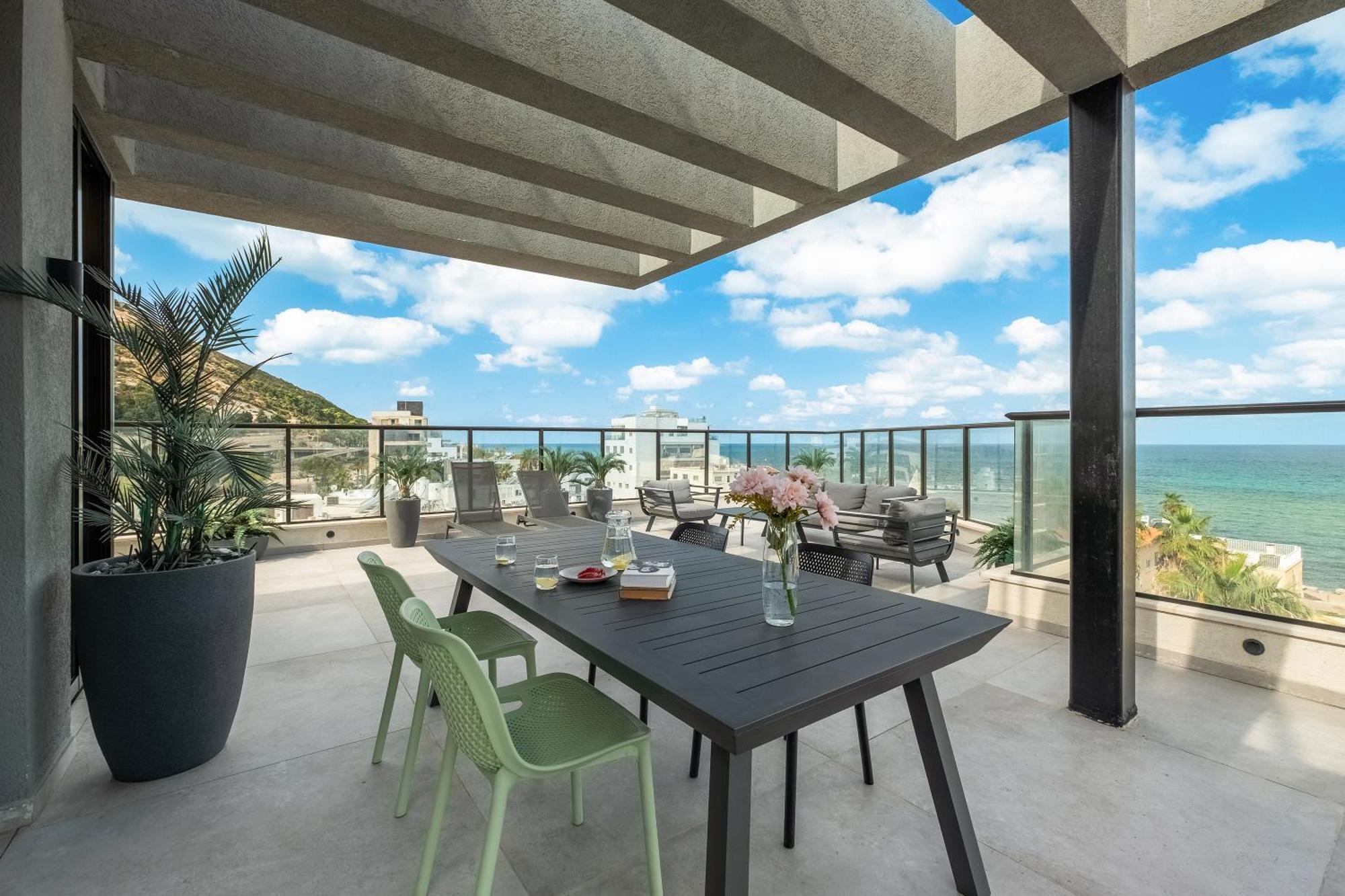 Pool & Jacuzzi Seaview Penthouse By Sea N' Rent Апартаменты Хайфа