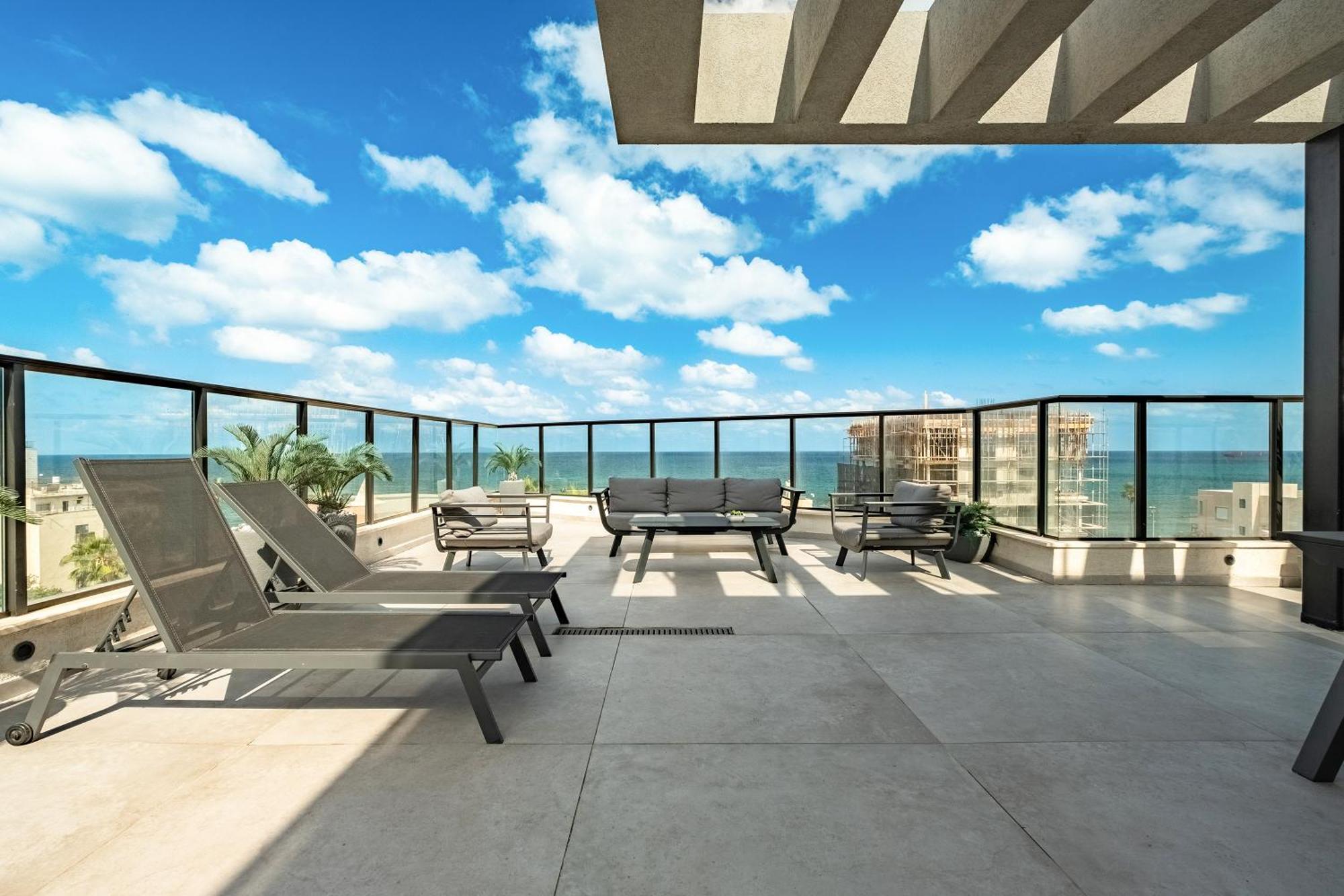 Апартаменты Pool & Jacuzzi Seaview Penthouse By Sea N' Rent Хайфа